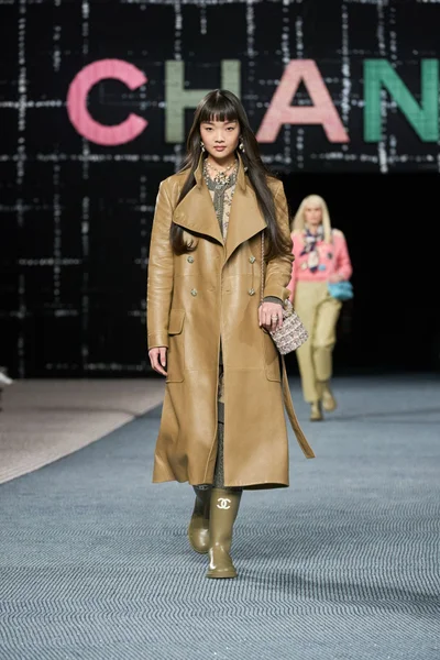 Look 8